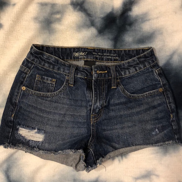 Mossimo Distressed Denim Shorts Size 2/26 - Picture 1 of 5